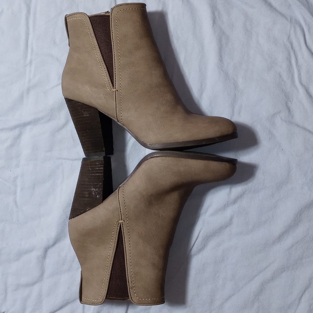 Call It Spring Pydia Block Heel Booties Size 9 - image 7